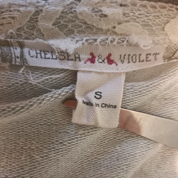 Chelsea & Violet Sweatshirt Size S - Picture 3 of 9